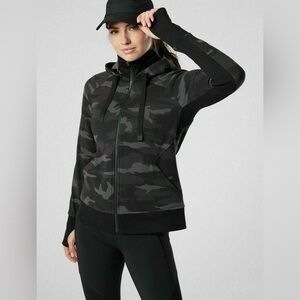 NWoT Athleta Triumph Dark Camo Printed Hoodie